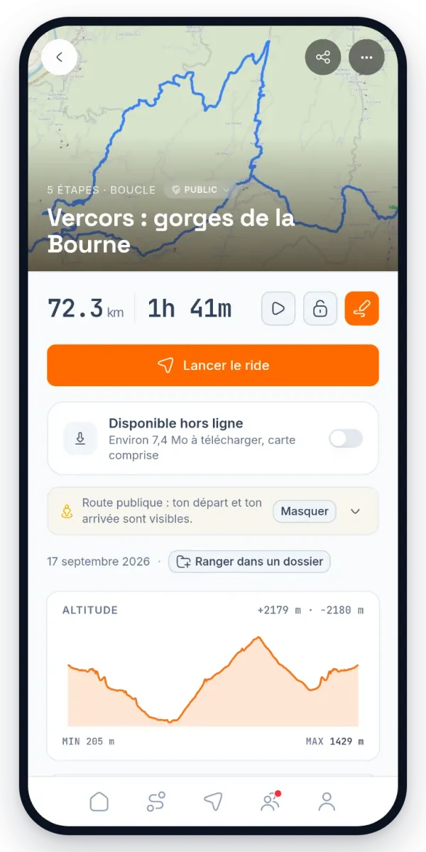 La fiche d'un tour sur téléphone : la boucle du Vercors sur la carte, 72,3 km en 1 h 41, un bouton Lancer le ride, l'option hors ligne et le profil d'altitude.